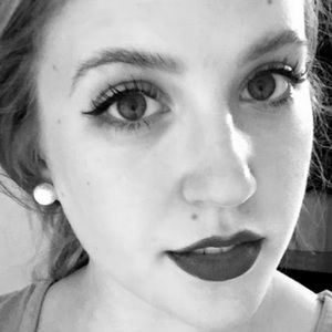 Meet your Posher, Ayana